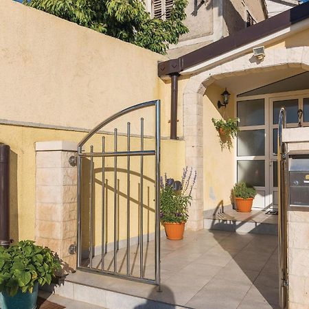 Nice Home In Sibenik With Kitchen Bagian luar foto